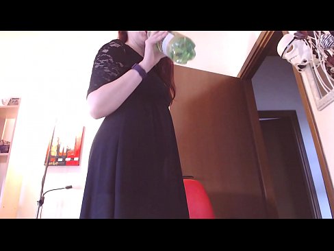 ❤️ Pokorna sužnja, ki obožuje umazane in sočne spodnjice, je po ogledu tega videa prisiljena masturbirati! ️❌ Super pornič pri nas
