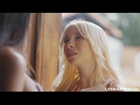 ❤️ Dekle pride domov čez nekaj mesecev in na koncu poje pičko svoje mačehe ️❌ Super pornič pri nas