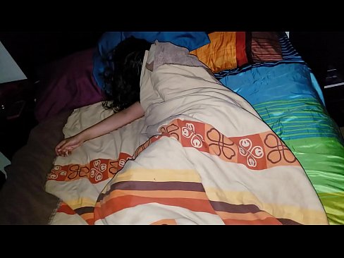 ❤️ Stepson berači svojo mlado mačeho, medtem ko ona spi. ️❌ Super pornič pri nas